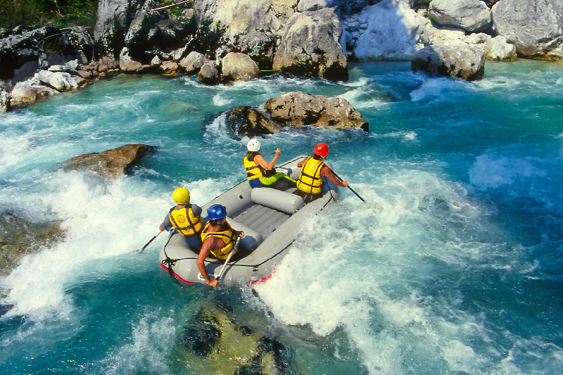 go whitewater rafting 1