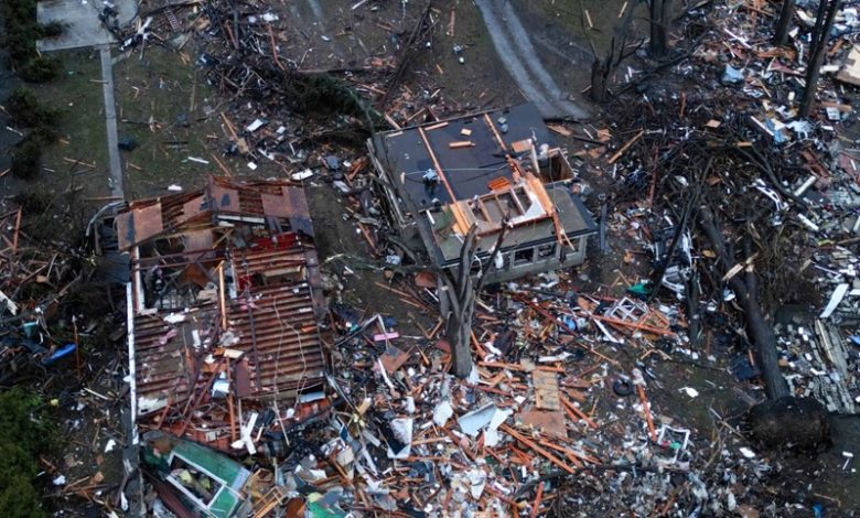Severe storms and tornadoes in the US Heartland Severe storms and tornadoes in the US Heartland