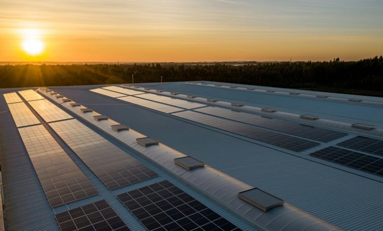 Rooftop Solar Output Drops in Extreme Heat Rooftop Solar Output Drops in Extreme Heat