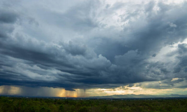 Types of clouds that bring rain Types of clouds that bring rain with storm and rain formation in sky