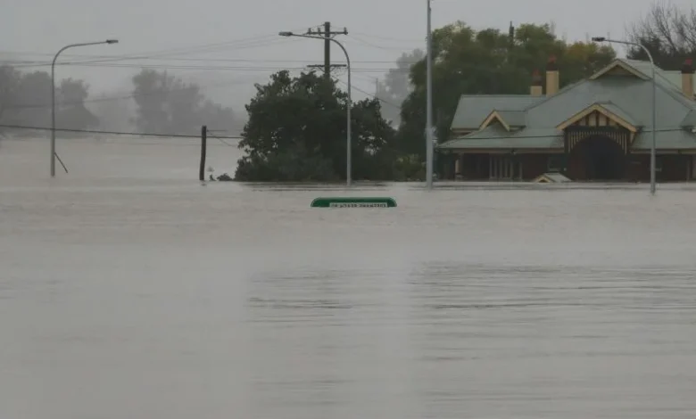 nor'easter hits US East Coast flooding