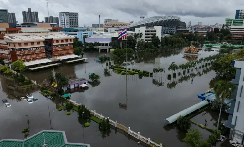Bangkok Floods Push Thailands Capital to Breaking Point as Streets Turn Into Stagnant Lakes Bangkok floods